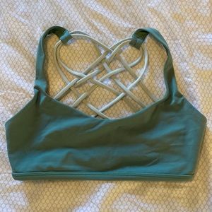 Lululemon free to be wild sports bra